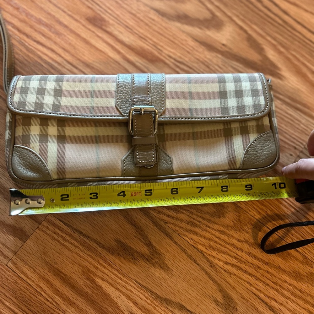 Burberry wristlet clutch